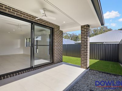1 / 4 Emerald Close, Medowie