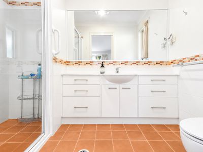 6 John Place, North Narooma