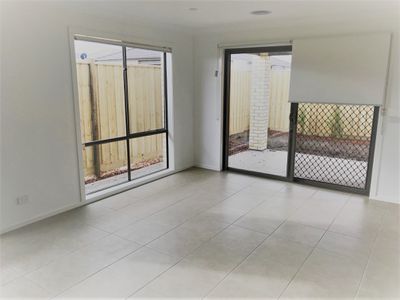 7 Smile Crescent, Wyndham Vale