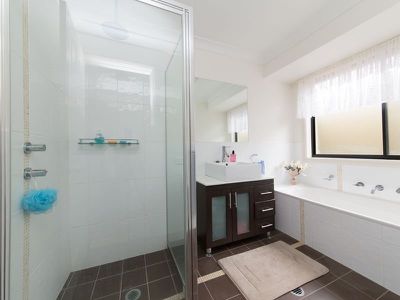 18 Cardiff Arms Avenue, Dubbo