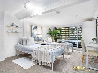 16B Oak Avenue , Surfers Paradise