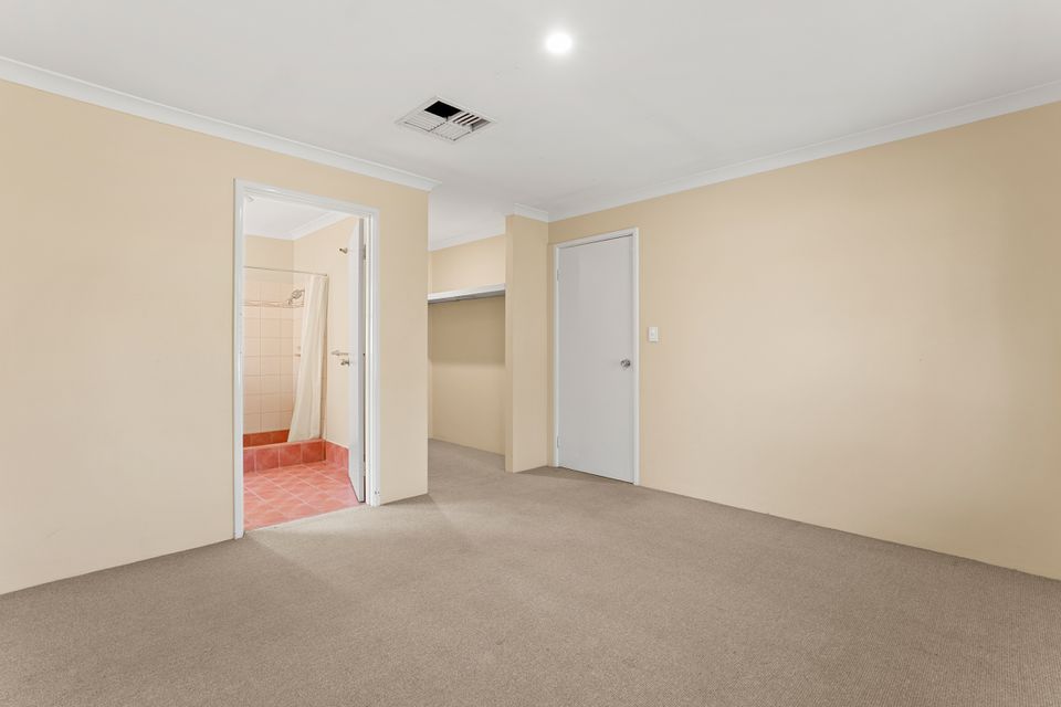 13 Valheru Avenue, Rockingham