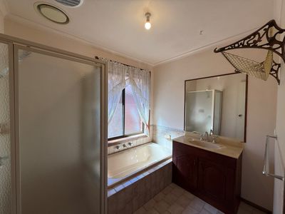60 Shaws Road, Werribee