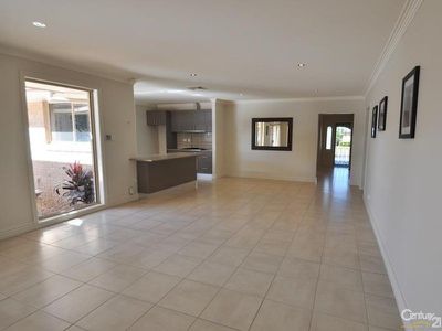 11 Nepean Place, Dubbo