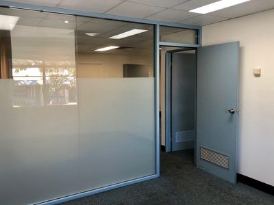 Level / 1/970 Logan Road, Holland Park