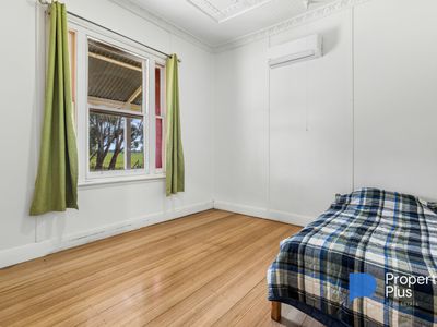 7 WINDSOR AVENUE, Charlton
