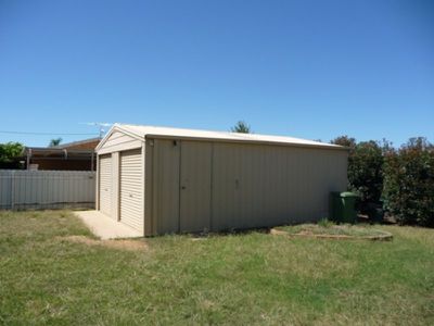 176 Golf Club Drive, Howlong