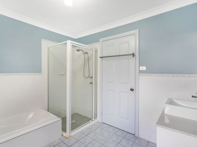 2 / 14 Chrysanthemum Avenue, Lurnea