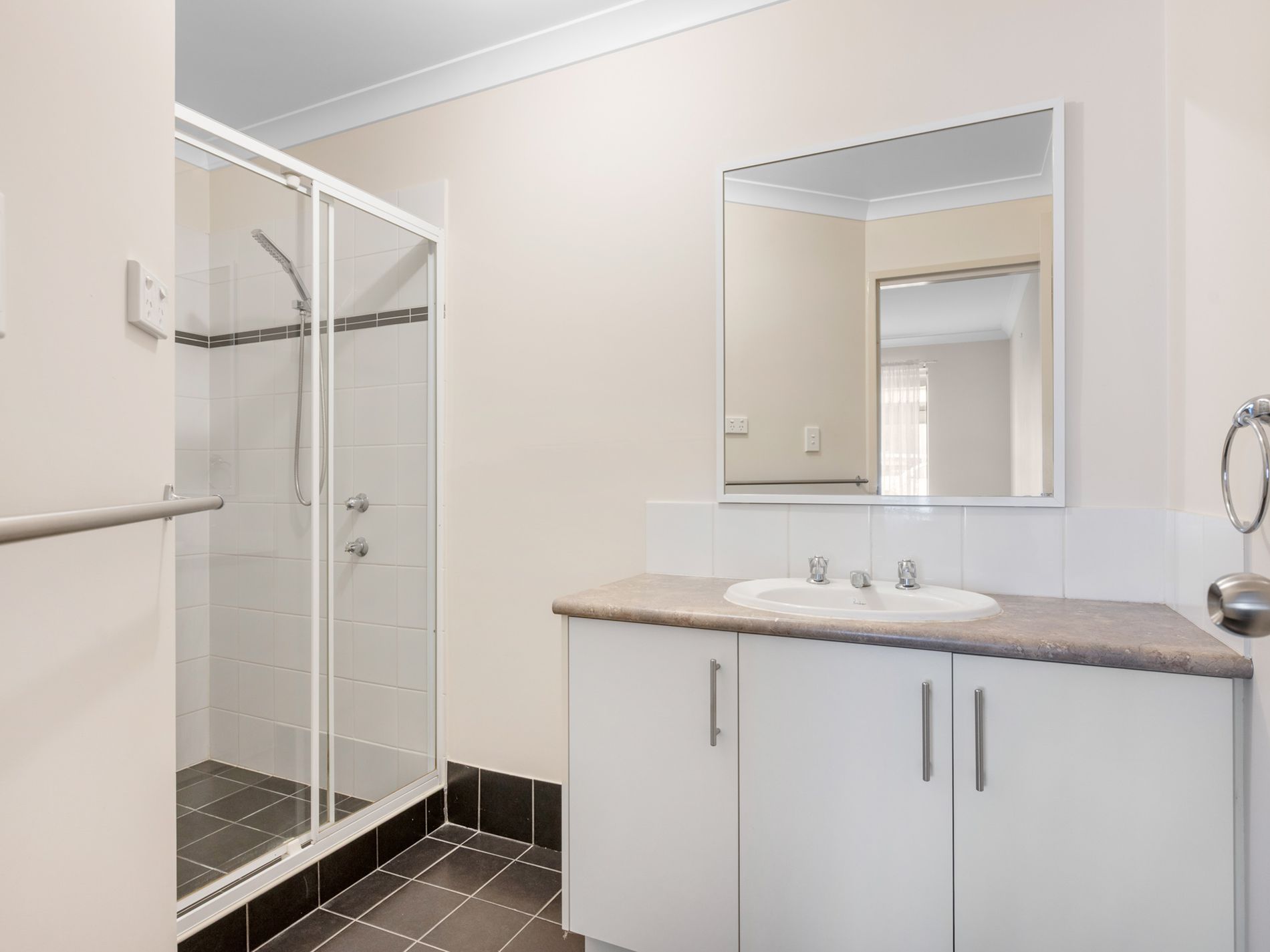 1 / 406 Hay Street, Somerville