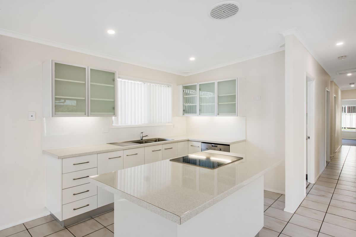 11 Lisarow Street, Lisarow