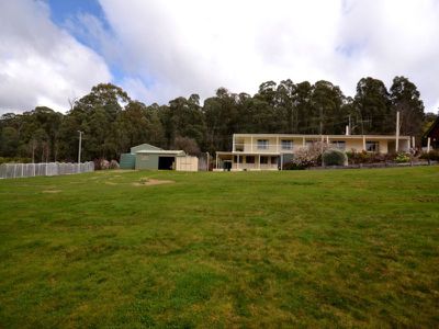 285 Simmonds Creek Road , Tawonga South