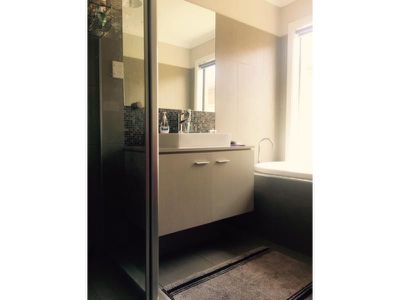 8 Viaduct Parade, Truganina