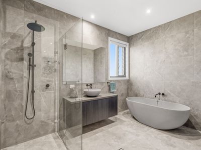 6 Bathers way, Morisset Park