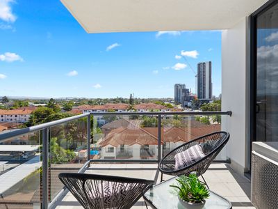 27 / 136  Marine Parade, Southport