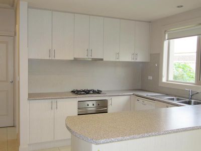 8 Shell Lane, Point Cook