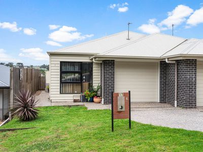 2/17 McInnes Crescent, Glenvale