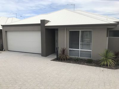 5/12 Willespie Drive, Pearsall