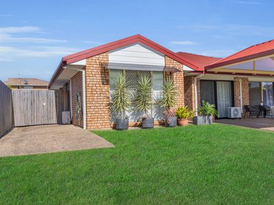 1/3 Rose Crescent, Fitzgibbon