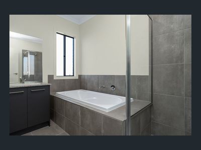 43 Hawkestone Street, Melton South