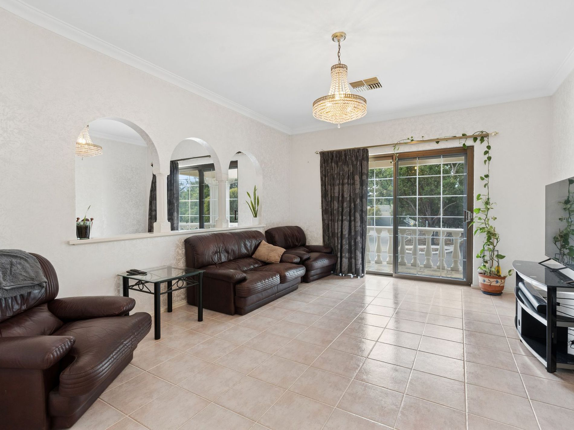 15 Glenbrook Road, Thornlie