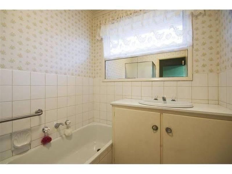 13 Fourth Avenue, Hoppers Crossing