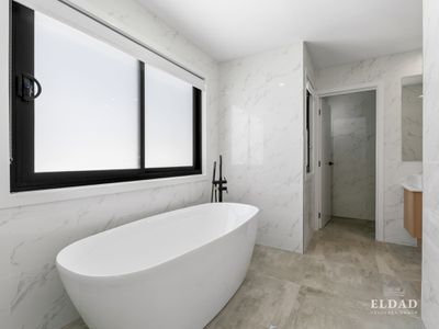 12 Whitewood Avenue, Bahrs Scrub