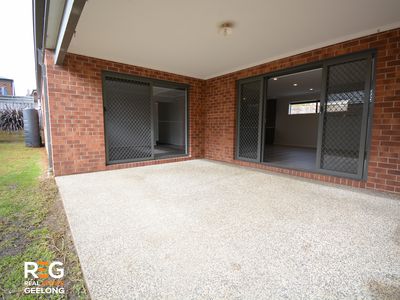 9 Tispa Drive, Leopold