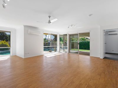 2 Wendy Court, Rochedale South