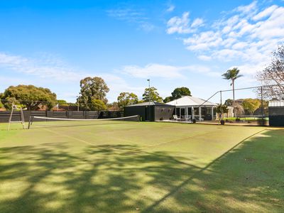 21-23 Araluen Drive, Sale