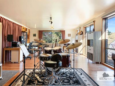 609 Mengha Road, Forest