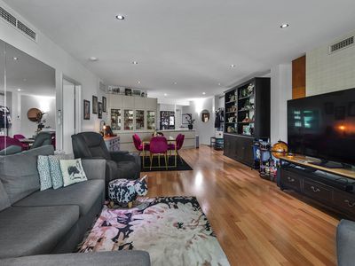 8 / 132 Terrace Road, Perth