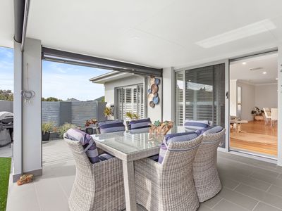 2 / 1 Bakara Court, Forster