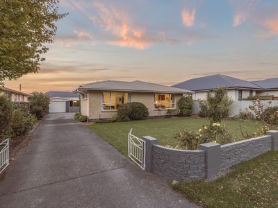 6 Laing Crescent, Heathcote Valley