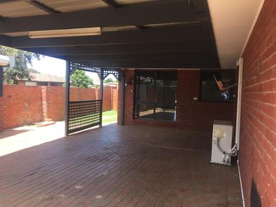 9 Kiewa Court, Werribee