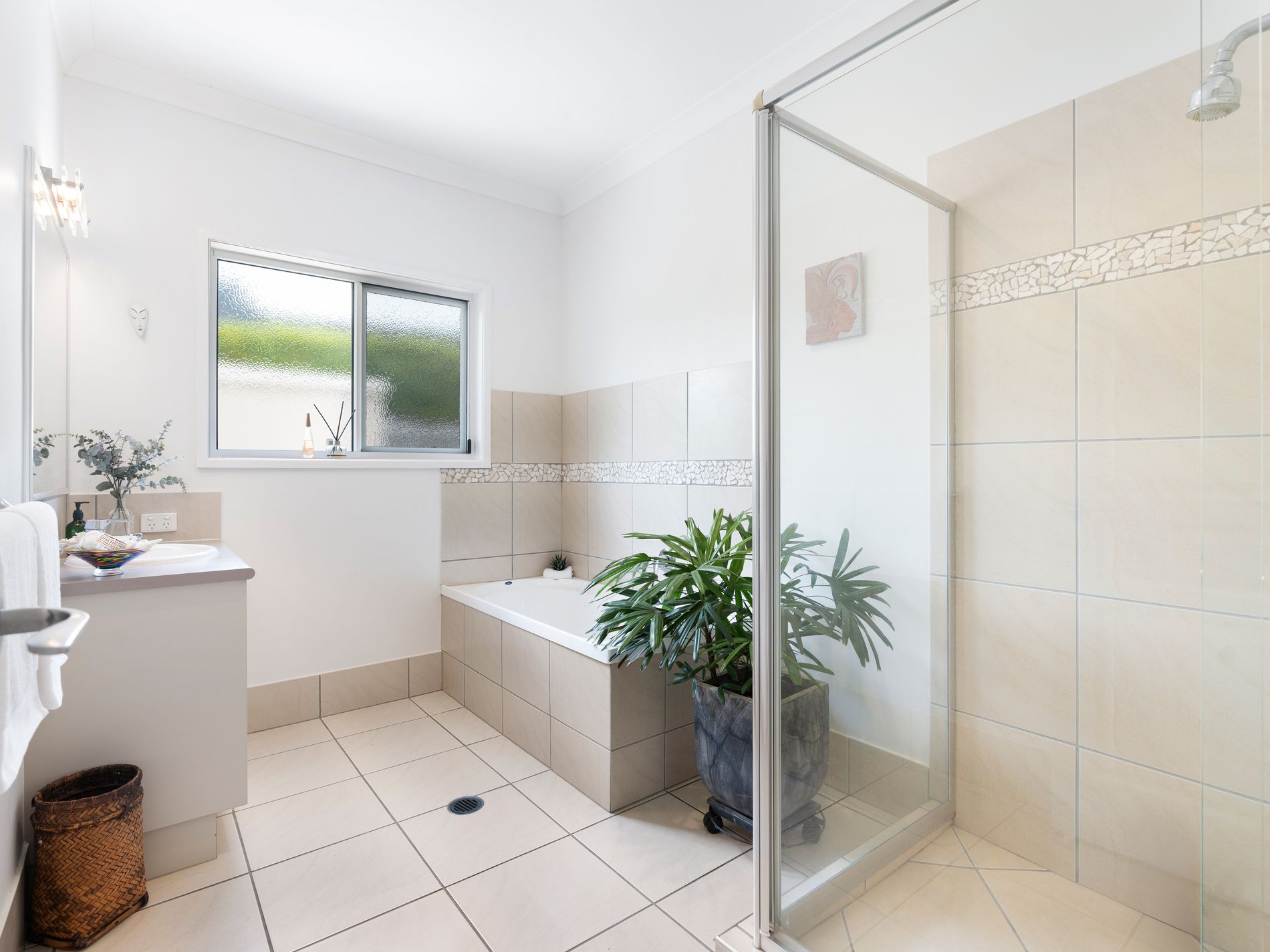 50 Lakeside Drive, Peregian Springs