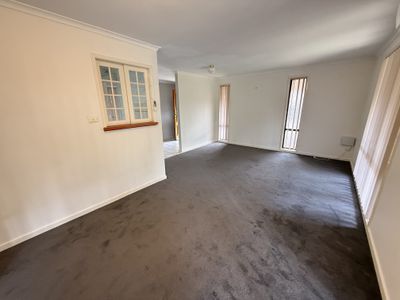 27 Chilvers Place, Griffith