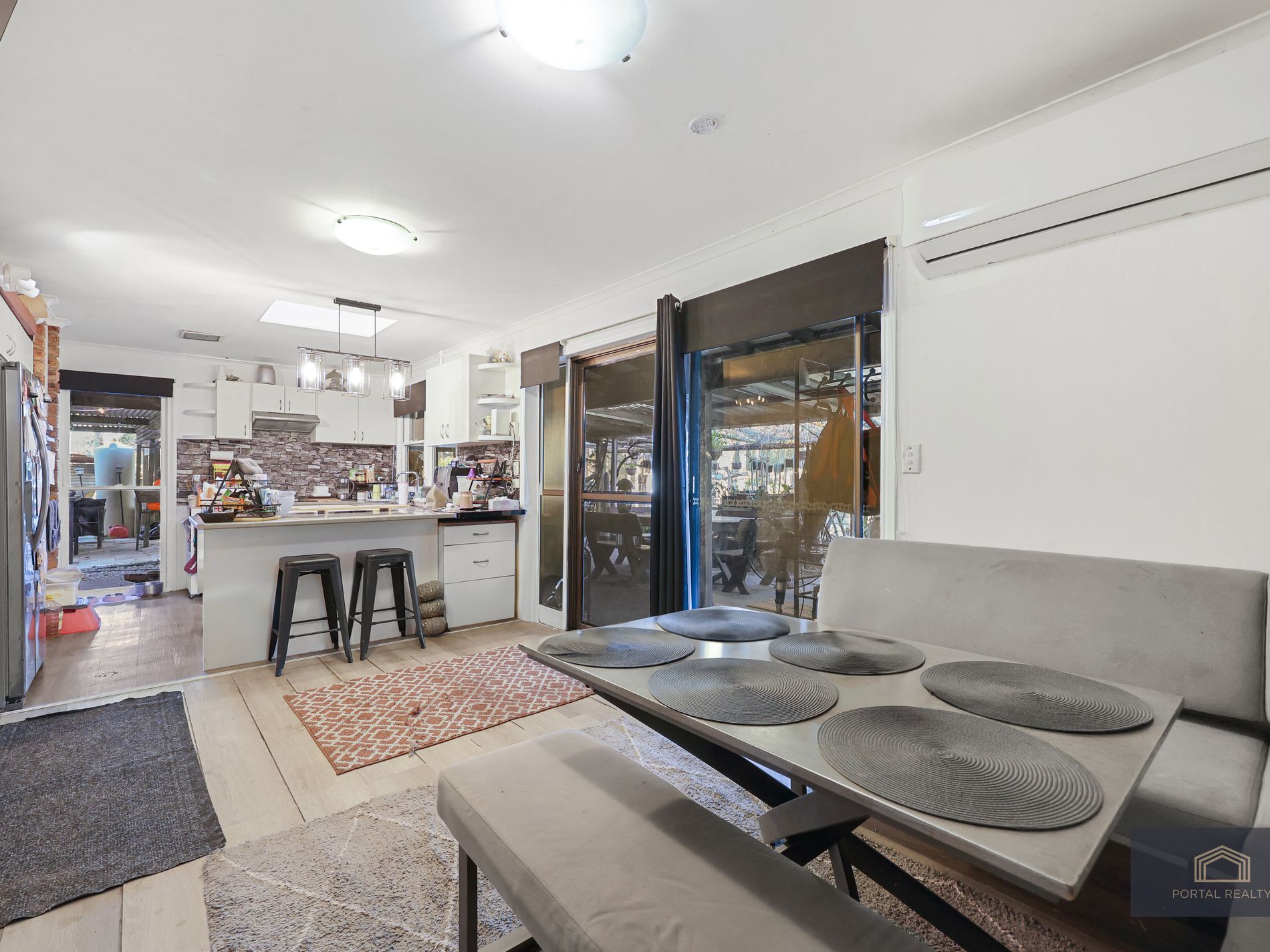 570-578 Middle Road, Greenbank
