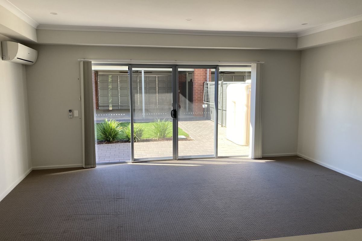 61 Hamilton Boulevard, Evanston Gardens