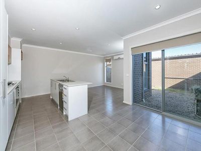 354 Boardwalk Boulevard, Point Cook
