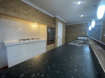 2 Stenton Gardens, Kinross
