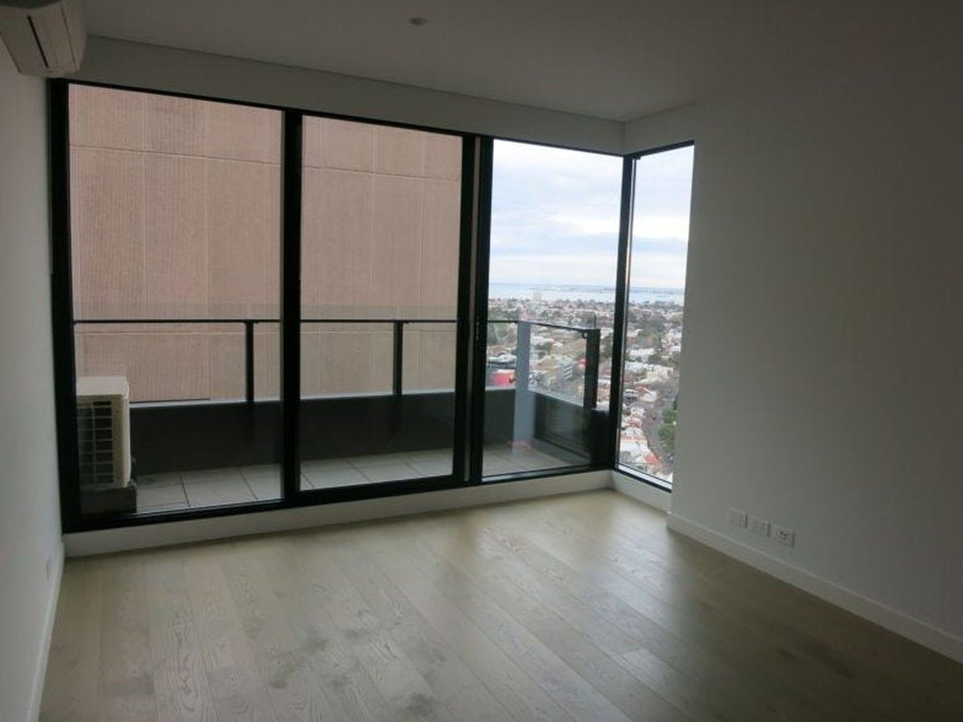 2401 / 50 Albert Road, South Melbourne