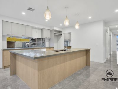 10 Sandalwood Crescent, Clyde North
