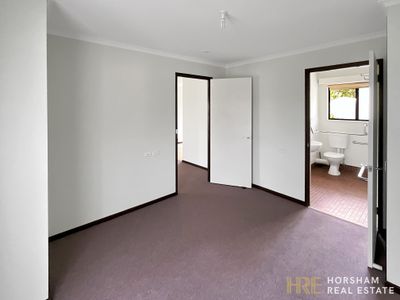 7 Shalom Place, Horsham
