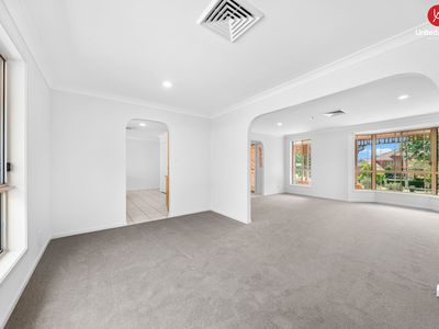 85 EDINBURGH CIRCUIT, Cecil Hills