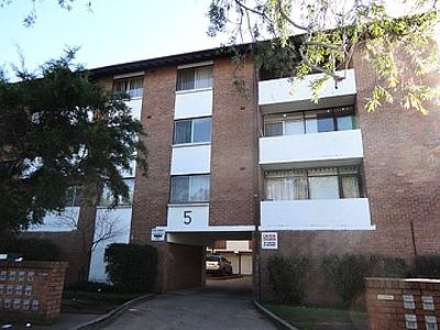 11 / 5 Lachlan Street, Liverpool