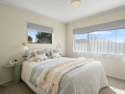 2 Brydon Way, The Wood