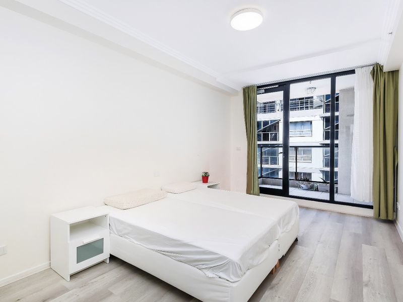 102 / 2-8 Dixon Street, Sydney