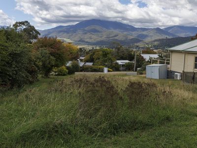 11 Reid Court, Tawonga South