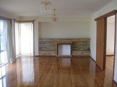 115 The Parkway, Bradbury