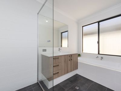 14 Ferrolana Chase, Madora Bay